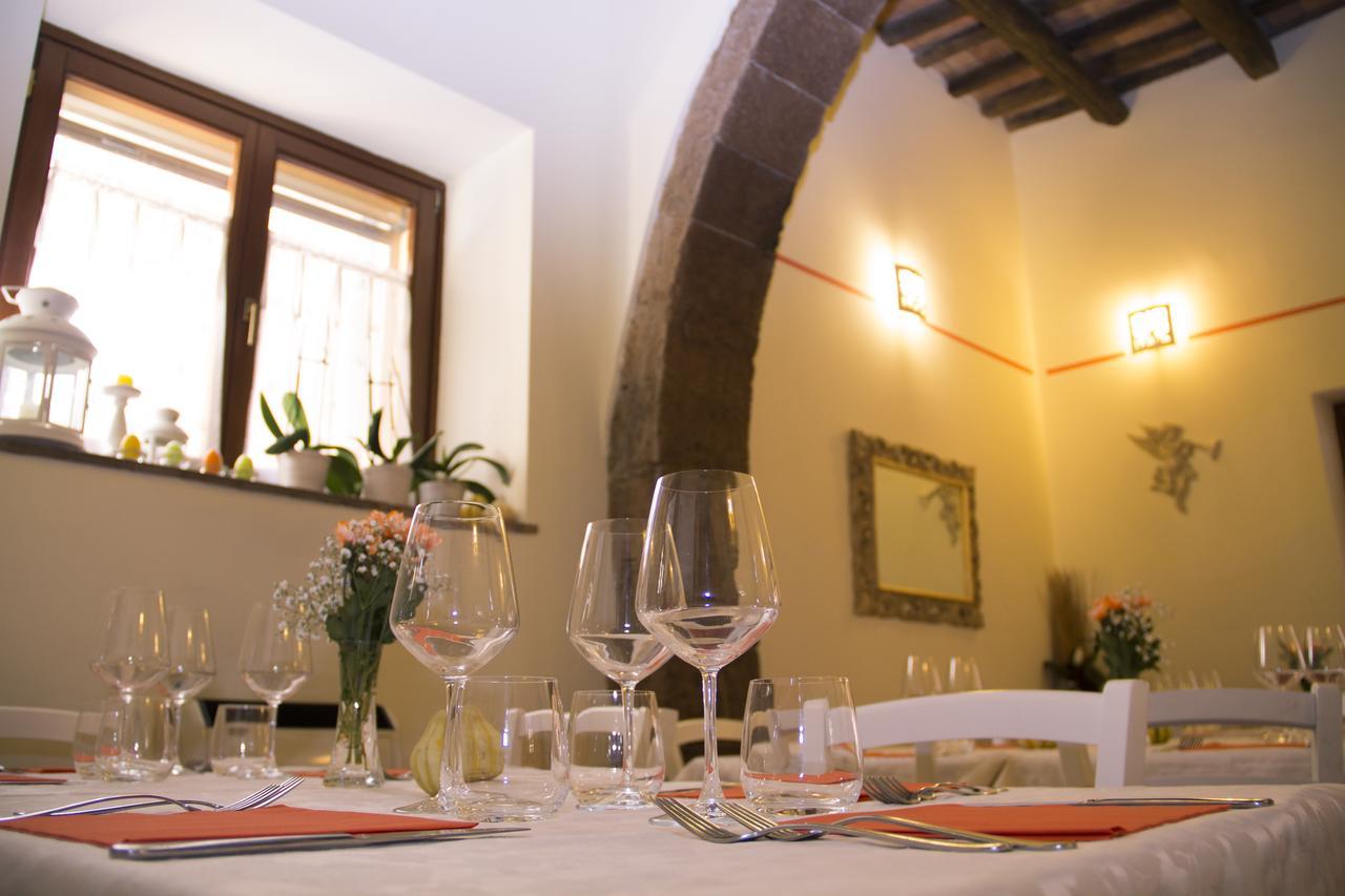 Il Borgo Ristorante Pizzeria Camere Акуапенденте Екстериор снимка